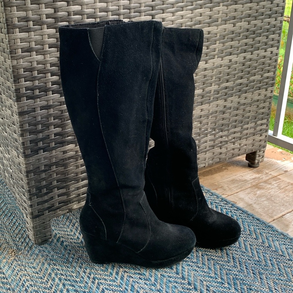Black suede boots